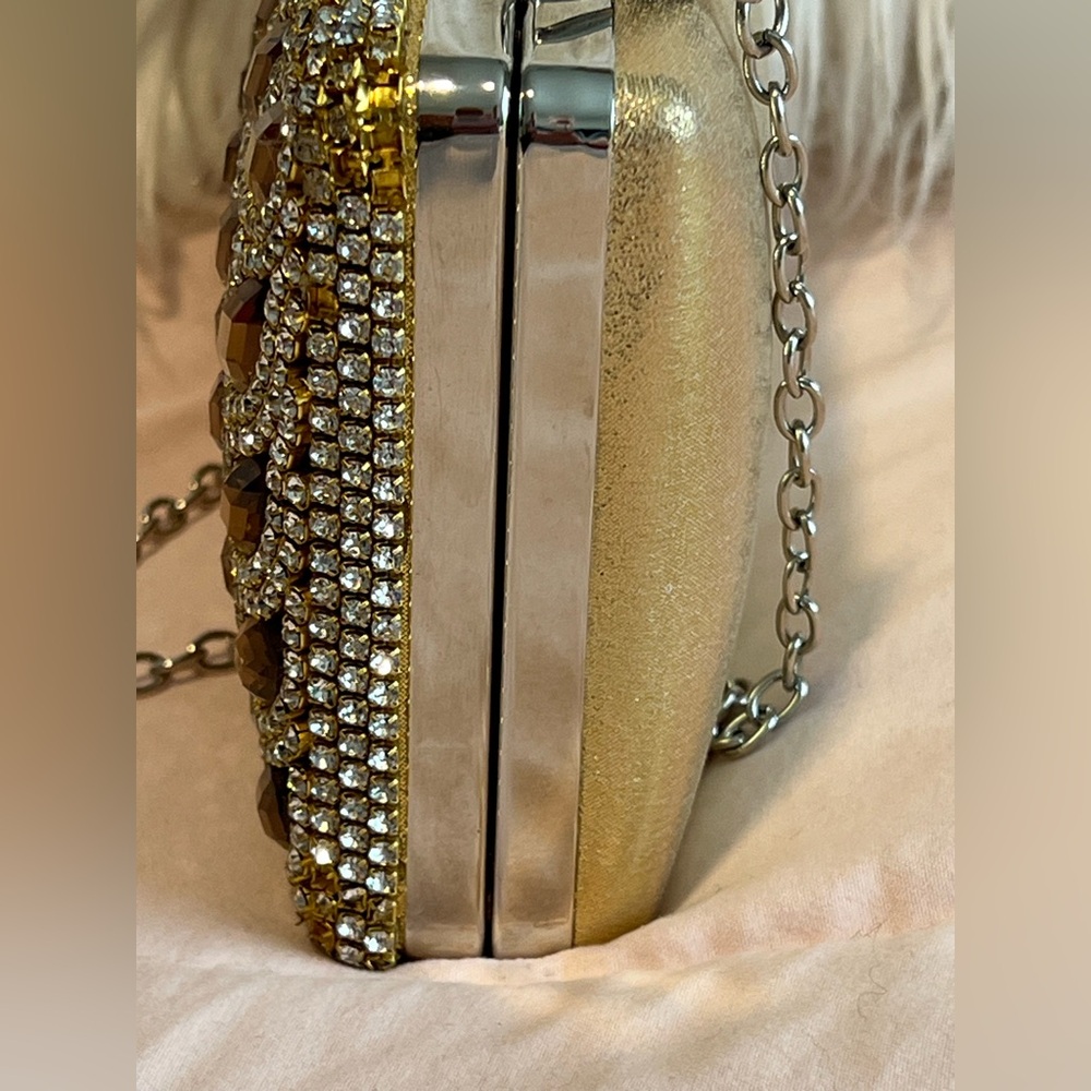 Elegant Gold and Silver Bag - Picture 9 of 10